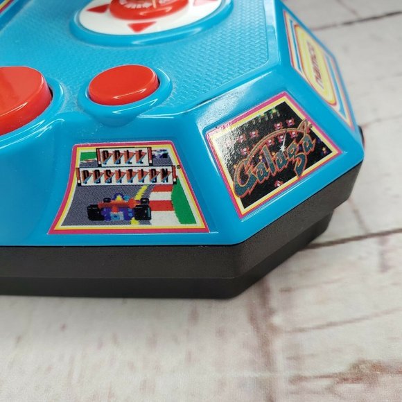 Ms. Pac-Man 5 in 1 Plug and Play 2004 Jakks Pacific TV Namco Game - Picture 12 of 12